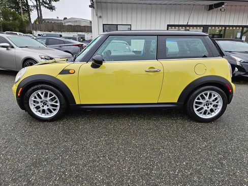 Used 2010 MINI Cooper Hardtop image 7