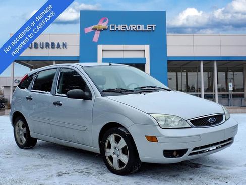 Used 2007 Ford Focus ZX5 Hatchback image 3