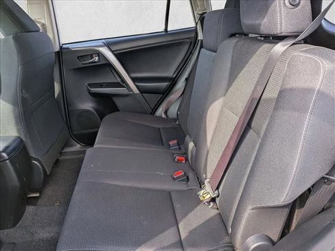 Used 2018 Toyota RAV4 XLE FWD image 18