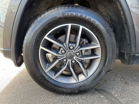 Used 2020 Jeep Grand Cherokee Limited image 9