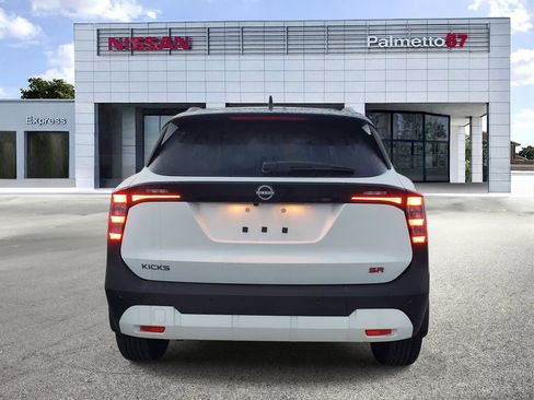New 2026 Nissan Kicks SR FWD image 4