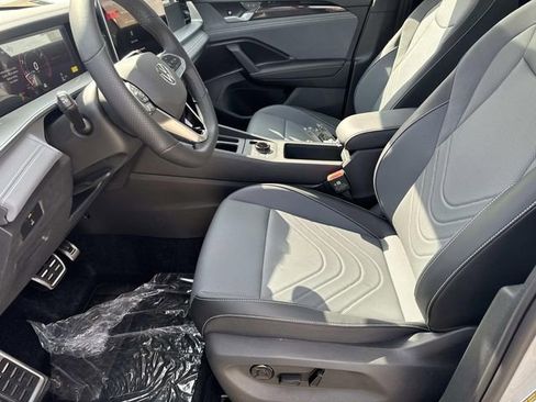 New 2026 Volkswagen Tiguan SE R-Line image 14