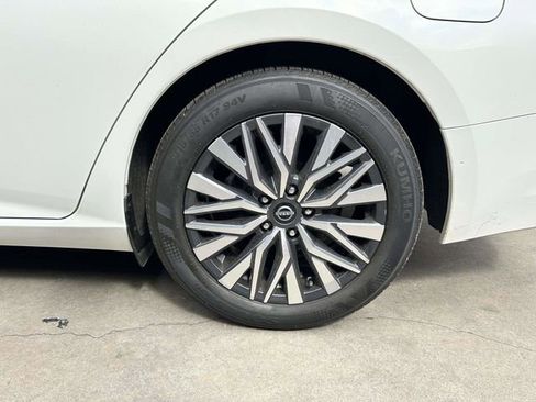 Used 2025 Nissan Altima 2.5 SV image 7