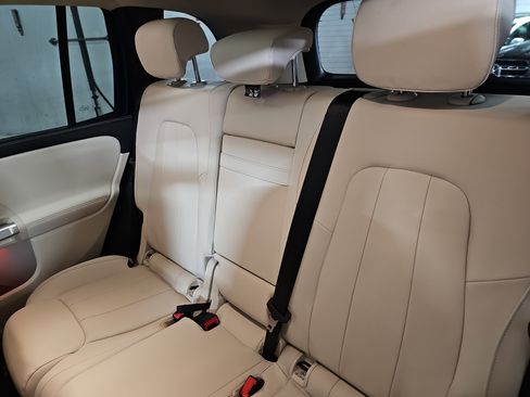 New 2026 Mercedes-Benz GLB 250 image 14