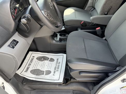 Used 2020 Nissan NV200 SV image 15