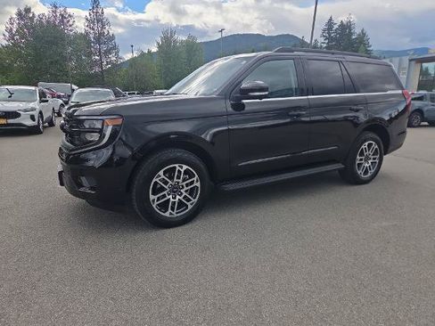 Certified 2025 Ford Expedition Active AWD/4WD image 4