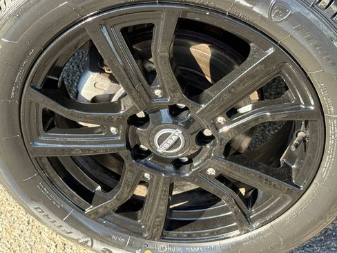 Used 2023 Nissan Kicks SR w/ SR Premium Package FWD image 39