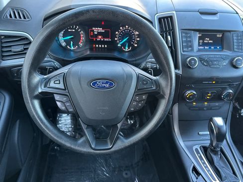 Used 2016 Ford Edge SE AWD/4WD image 14