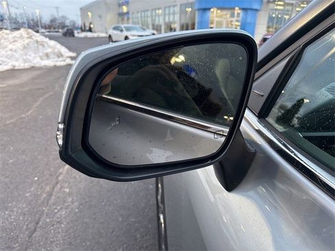 Used 2023 Toyota Highlander XLE image 17