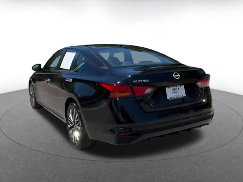 Used 2025 Nissan Altima 2.5 SV image 10