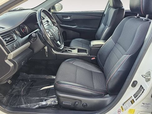 Used 2016 Toyota Camry SE FWD image 25