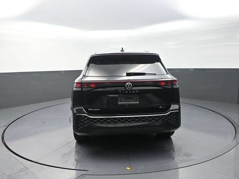 Used 2026 Volkswagen Tiguan SEL R-Line AWD/4WD image 56