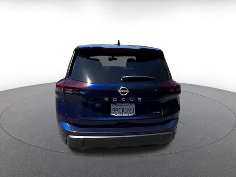 Used 2025 Nissan Rogue SV AWD/4WD image 12