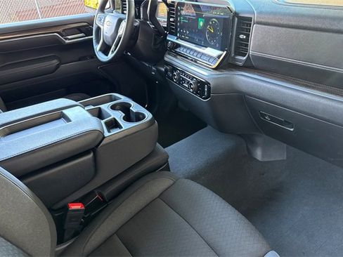 Used 2025 Chevrolet Silverado 1500 LT image 15