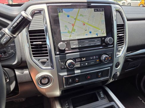Used 2021 Nissan Titan SV w/ SV Convenience Package RWD image 25