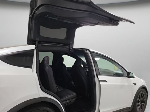 Used 2023 Tesla Model X AWD/4WD image 15
