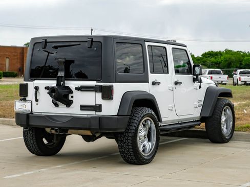 Used 2018 Jeep Wrangler Unlimited Sport S AWD/4WD image 9