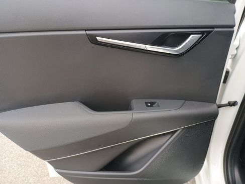 Used 2023 Kia Niro EX image 14