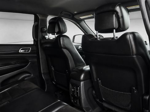 Used 2020 Jeep Grand Cherokee Altitude RWD image 15