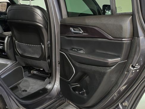 Used 2022 Jeep Grand Cherokee Altitude image 38