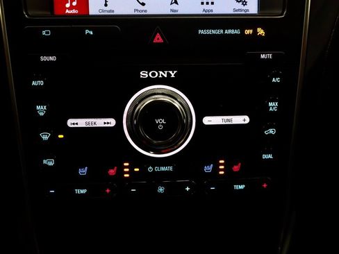 Certified 2019 Ford Explorer Limited w/ Class III Trailer Tow Package image 32