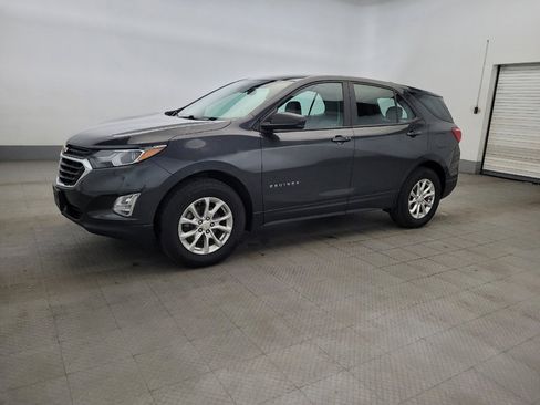 Used 2020 Chevrolet Equinox LS image 2