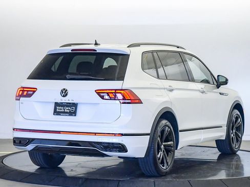 Used 2023 Volkswagen Tiguan SE R-Line FWD image 5