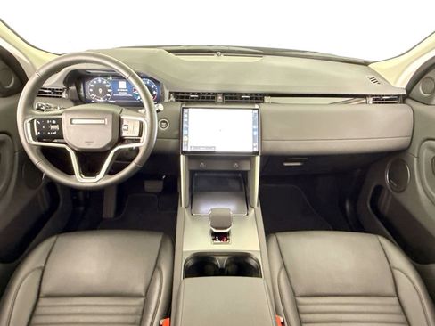 Used 2025 Land Rover Discovery Sport S image 9