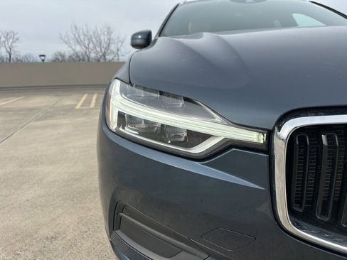 Used 2020 Volvo XC60 T5 Momentum w/ Protection Package Premier image 11