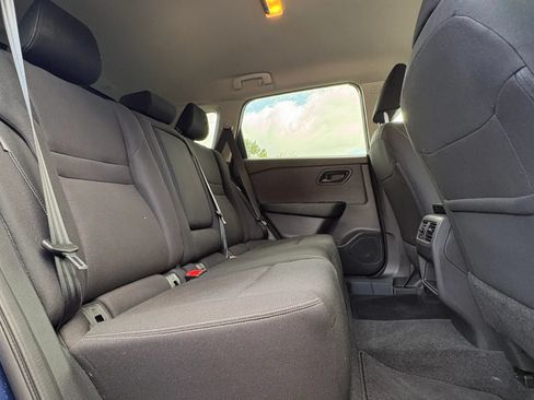 Used 2023 Nissan Rogue S AWD/4WD image 27
