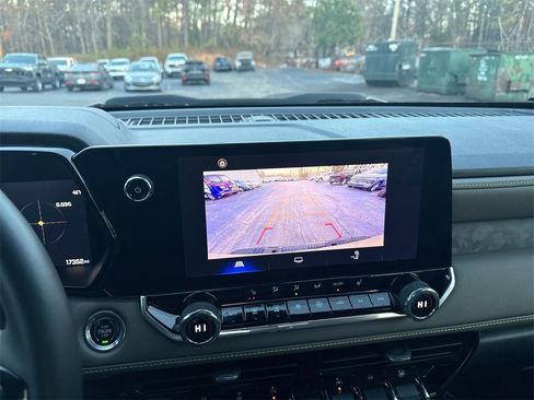 Used 2024 Chevrolet Colorado ZR2 image 28