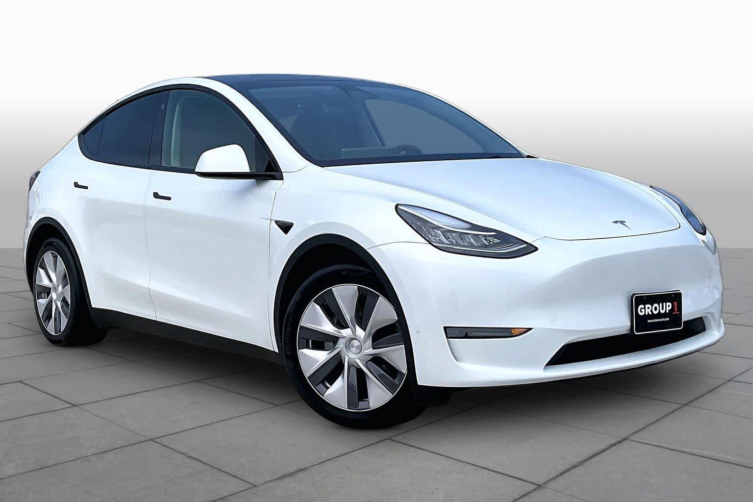 Used 2023 Tesla Model Y Long Range AWD/4WD image 2