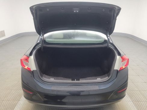 Used 2017 Chevrolet Cruze LT w/ Convenience Package FWD image 29