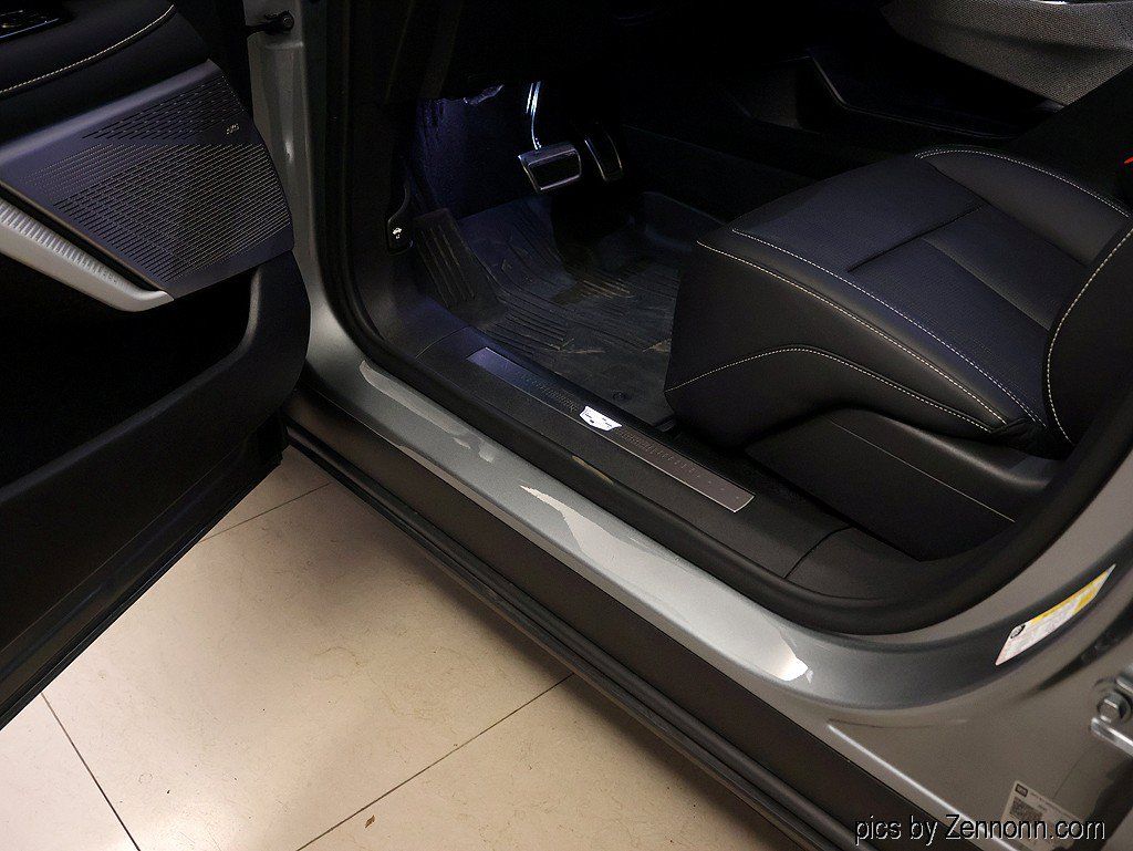 Used 2025 Cadillac Optiq Luxury 2 w/ LPO, Floor Liner Package AWD/4WD image 29
