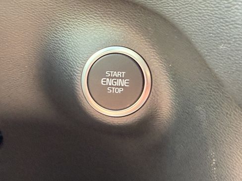 New 2026 Volvo XC40 B5 Core image 24