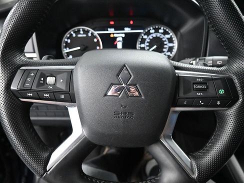 Used 2024 Mitsubishi Outlander SE image 37