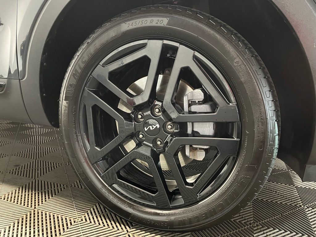 Used 2024 Kia Telluride EX X-Line AWD/4WD image 3