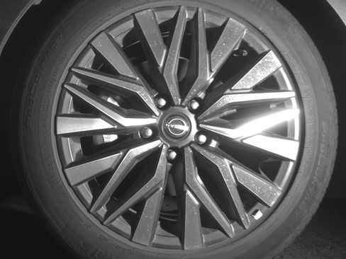 Used 2025 Nissan Altima 2.5 SV FWD image 12