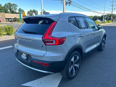 Used 2025 Volvo XC40 B5 Plus AWD/4WD image 5
