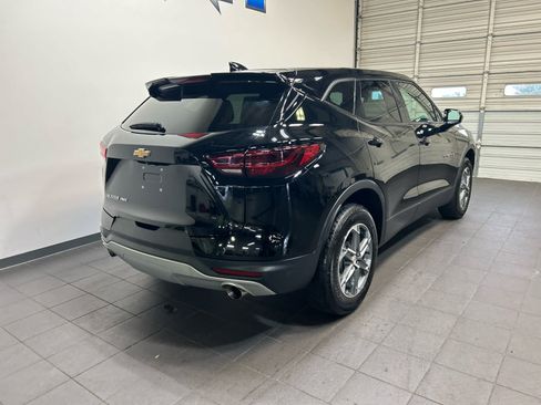 Used 2025 Chevrolet Blazer LT AWD/4WD image 3