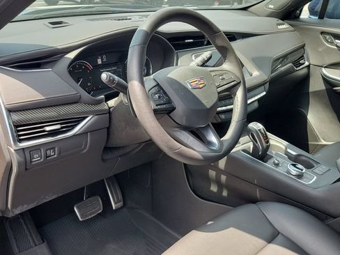 Used 2019 Cadillac XT4 Sport w/ Enhanced Visibility Package AWD/4WD image 24