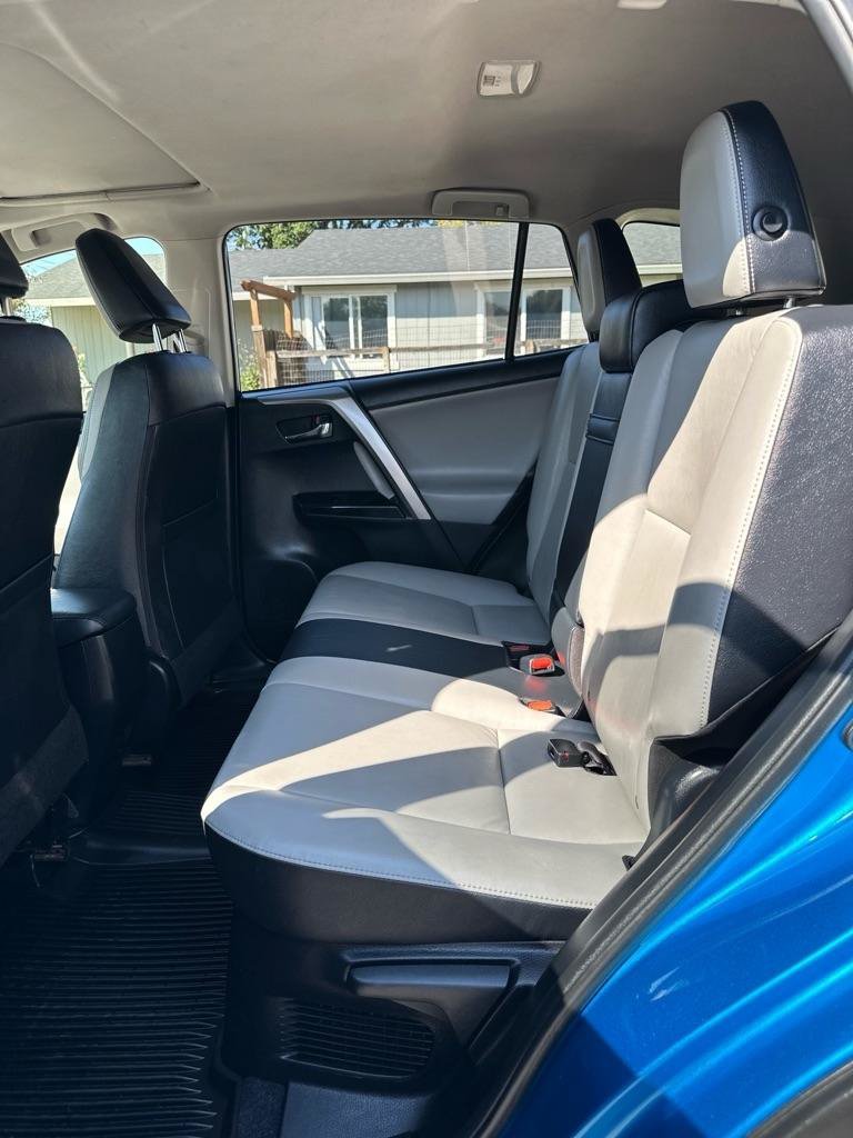 Used 2016 Toyota RAV4 Limited AWD/4WD image 18
