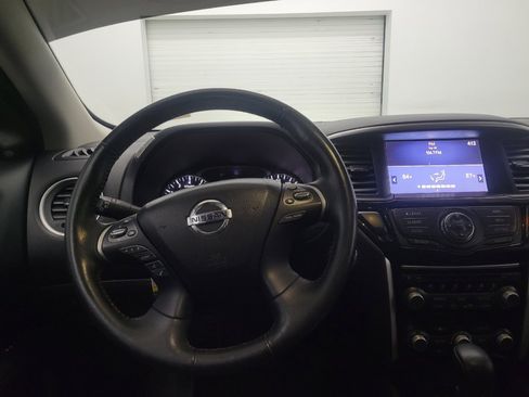 Used 2019 Nissan Pathfinder SV image 22