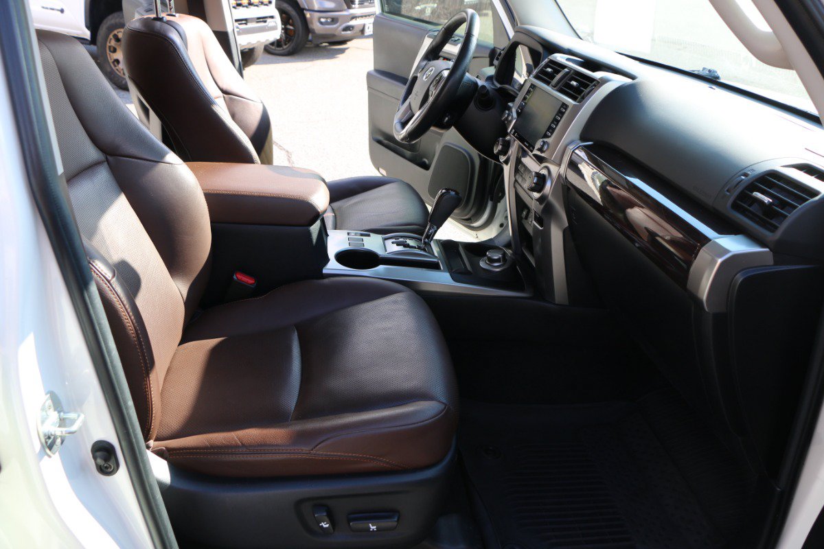Used 2023 Toyota 4Runner Limited AWD/4WD image 32