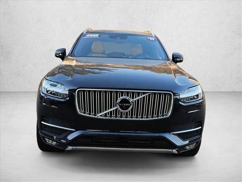 Used 2017 Volvo XC90 T6 Inscription w/ Vision Package image 2