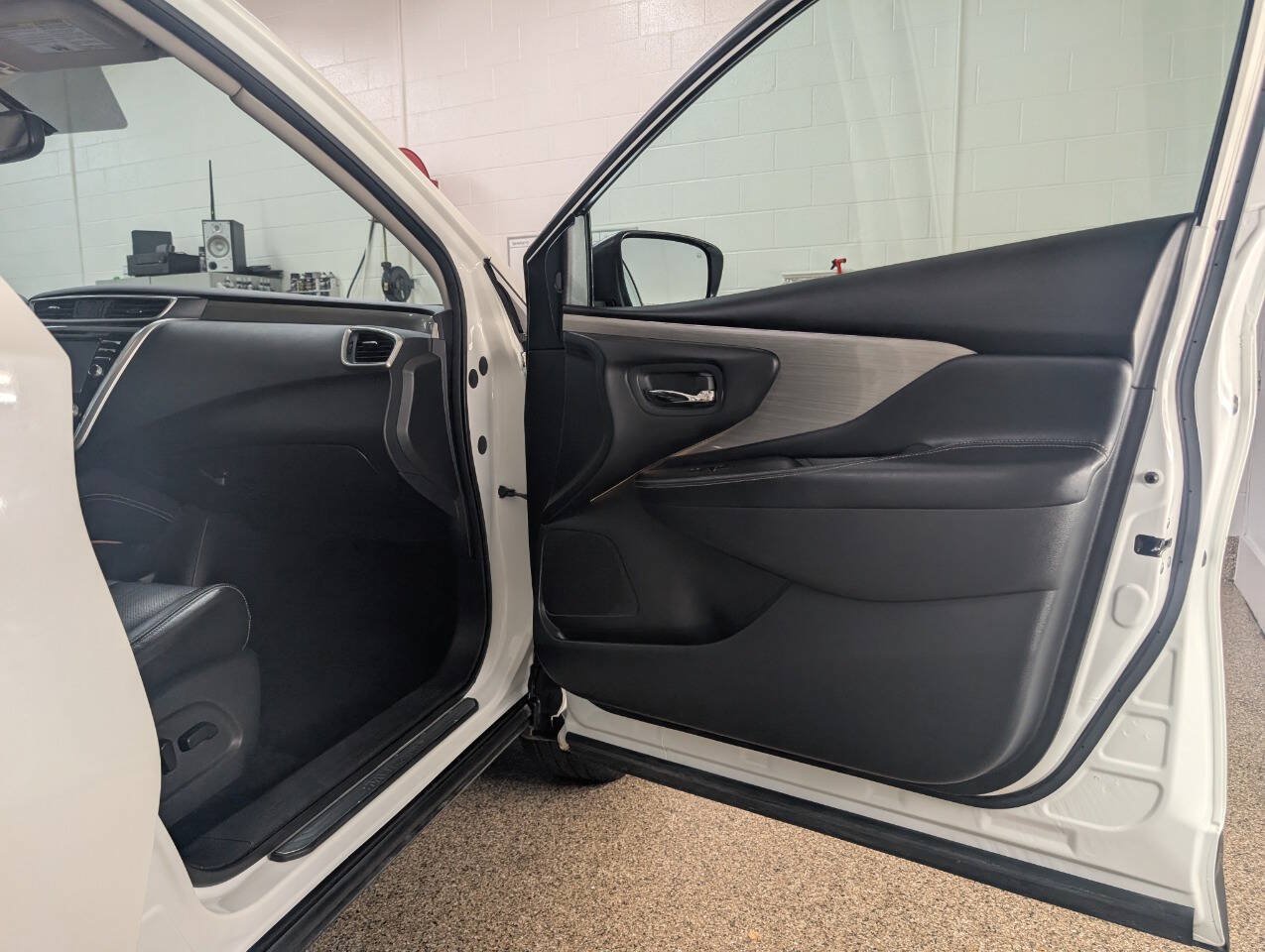 Used 2016 Nissan Murano SL AWD/4WD image 24