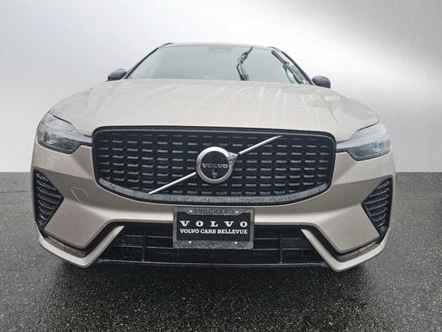 Certified 2025 Volvo XC60 B5 Plus AWD/4WD image 9