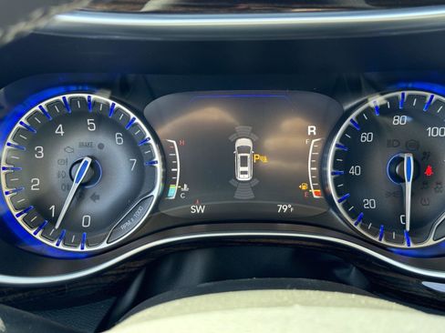 New 2024 Chrysler Pacifica Limited image 21