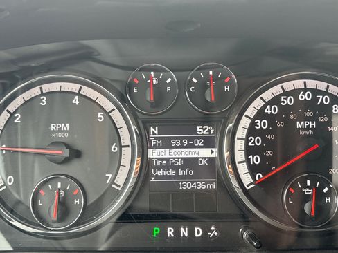 Used 2012 RAM 1500 Big Horn w/ Luxury Group image 16