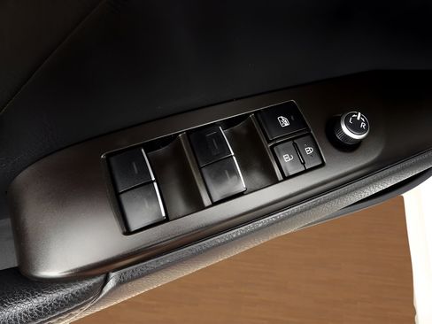 Used 2024 Toyota Camry XLE image 10